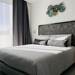 By Promenade And Appartement
