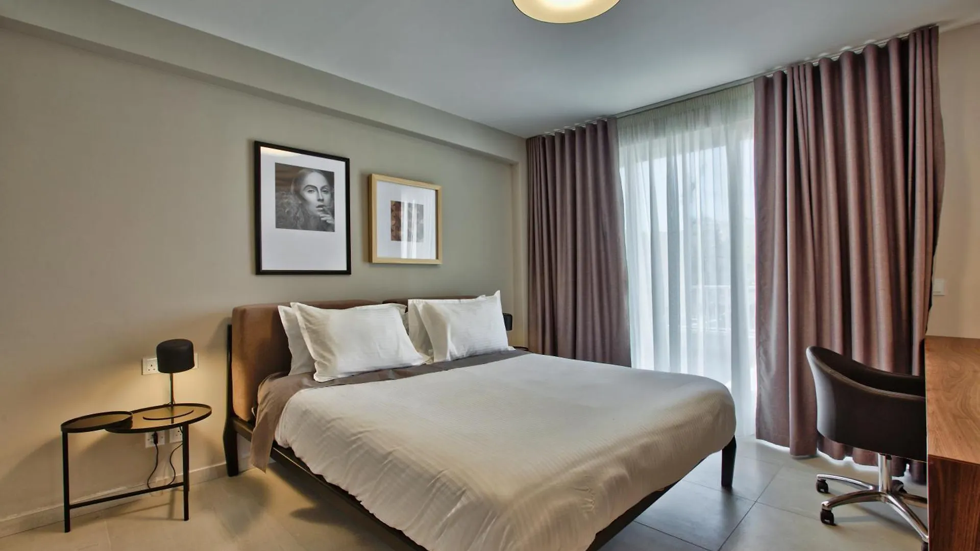 Sea Front Spacious Valletta Views Apartments Sliema 0*,  Malta