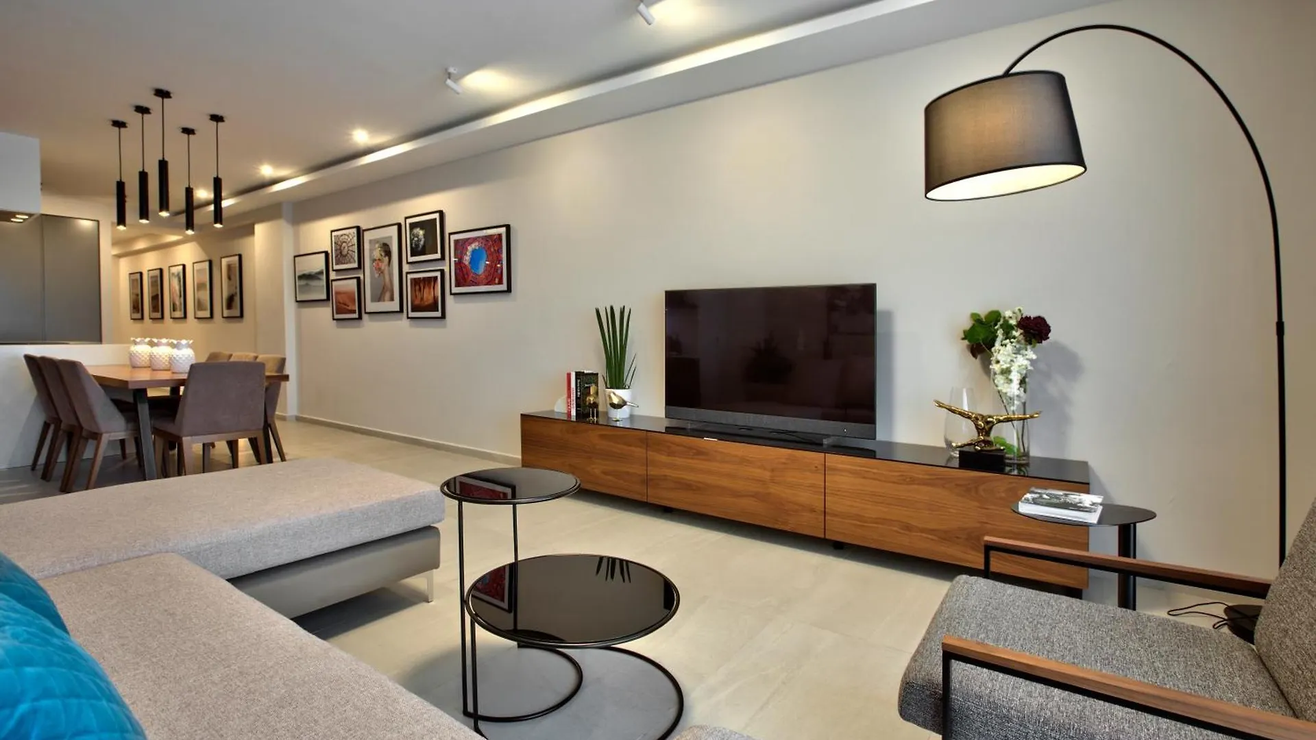 Sea Front Spacious Valletta Views Apartments Sliema